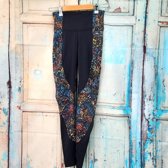 Lululemon Wake & Train Tight *28" in Black / Flowerescent Multi - Picture 4 of 8